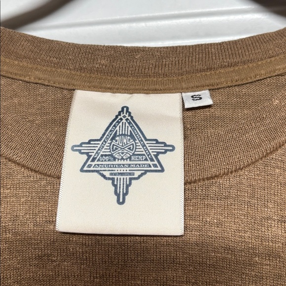 Jungmaven Dakota 100% Hemp Cropped Tee in Coyote - Picture 4 of 7